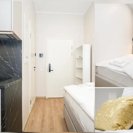 Airport-bus - 13 North - 3 *