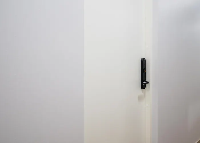 Airport-bus - 13 North - 3