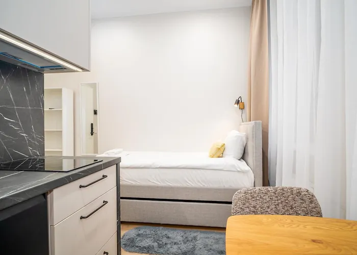 Airport-bus - 13 North - 3 Apartment Tallinn